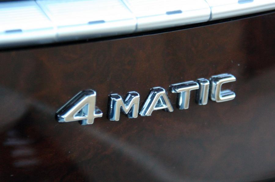 Mercedes-Benz CL550 4Matic 2011 года  (фото 11 из 40)